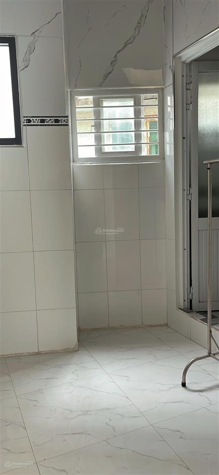 Nhà 2 tầng cách đường trần cao vân 50m, cách biển nguyễn tất thành 100m. kiệt rộng
