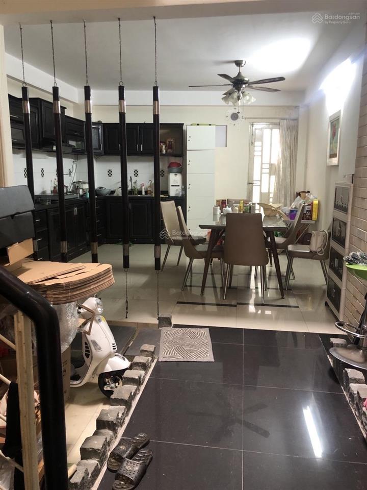 Nhà 4 tầng lý tự trọng lề 2m, phía sau có mặt kiệt ô tô 3,5m diện tích 81m2 x 4 tầng