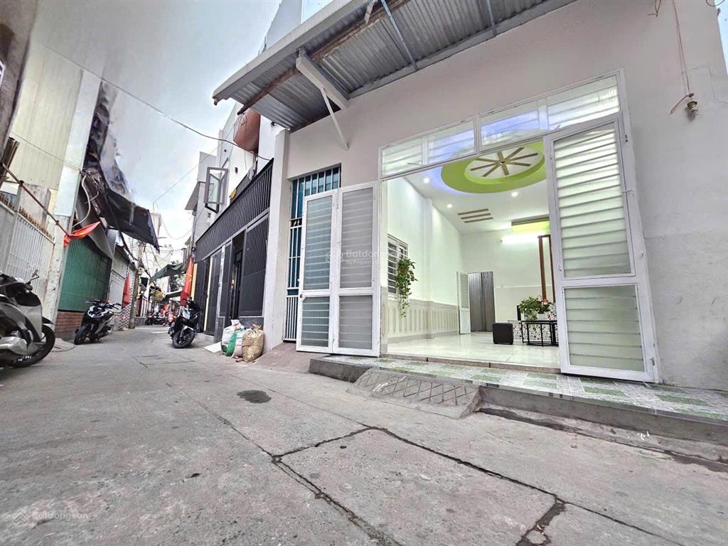 Bán nhà c4 2 mặt kiệt ô tô  đh bách khoa, 65m2, 5,2m, 3,15 tỷ. vị trí nguyễn lương bằng