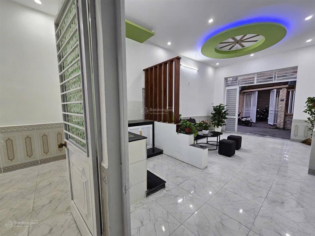 Bán nhà c4 2 mặt kiệt ô tô  đh bách khoa, 65m2, 5,2m, 3,15 tỷ. vị trí nguyễn lương bằng