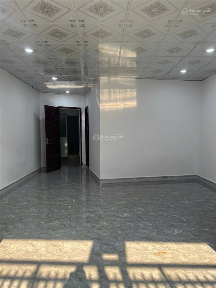 Bán nhà c4 đất 80m2, kiêt nguyễn lương bằng
sát đường chính. oto tải thông. chỉ 2.x tỷ