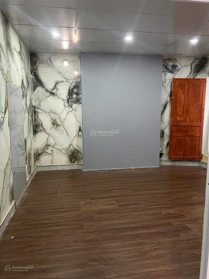 Bán nhà c4 đất 80m2, kiêt nguyễn lương bằng
sát đường chính. oto tải thông. chỉ 2.x tỷ