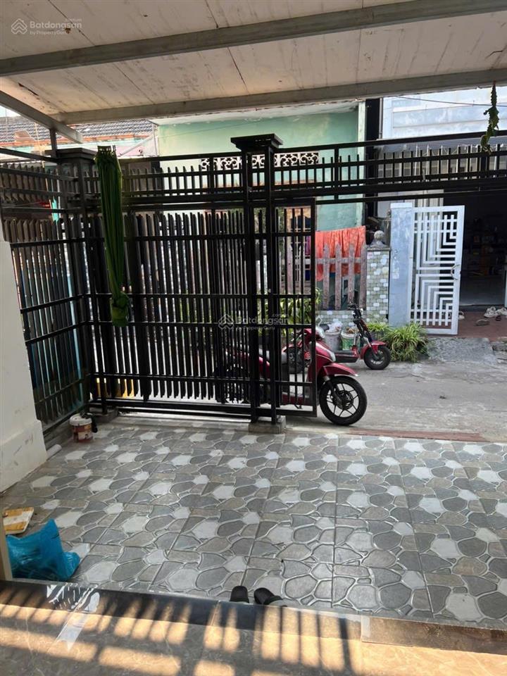 Bán nhà c4 đất 80m2, kiêt nguyễn lương bằng
sát đường chính. oto tải thông. chỉ 2.x tỷ