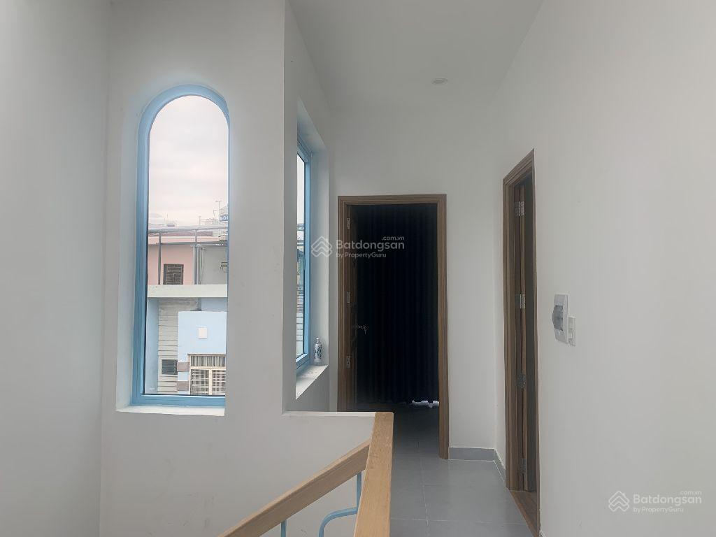 Nhà 3 tầng, 71m2, nguyễn hưu thọ đoạn trung tâm.  nhà trang bị tất cả nước năng lượng và hệ th