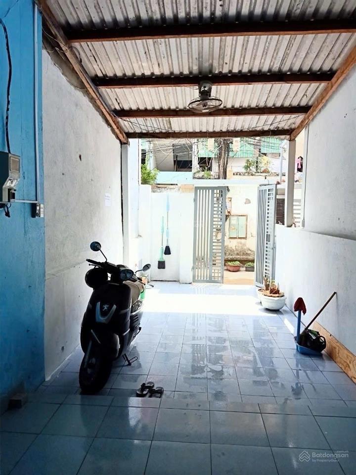 Kiệt oto đỗ cửa đường tiểu la  74m2  chỉ 4.x tỷ. bán đất tặng nhà c4. kiệt oto tiểu la