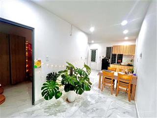 Nhà mới cứng, đối diện chợ hòa cường, 82m2, giá chỉ 3.9 tỷ, dòng tiền 10tr/ tháng ổn định