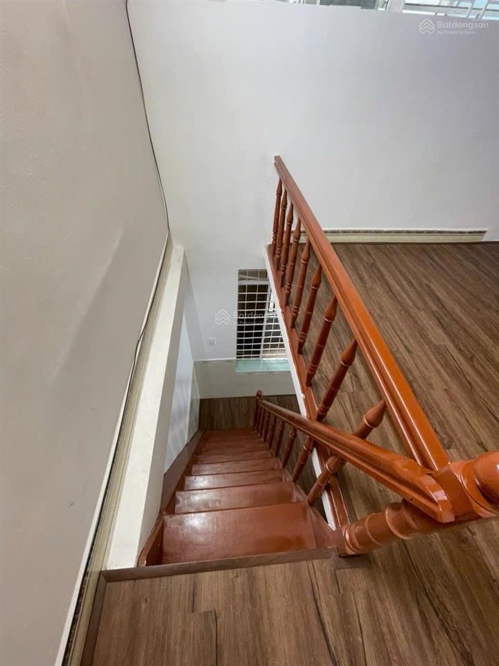 Nhà 2 tầng trưng nữ vương  60m2 ngang 8m cực rộng có dòng tiền 8tr/tháng giá 3,x tỷ.