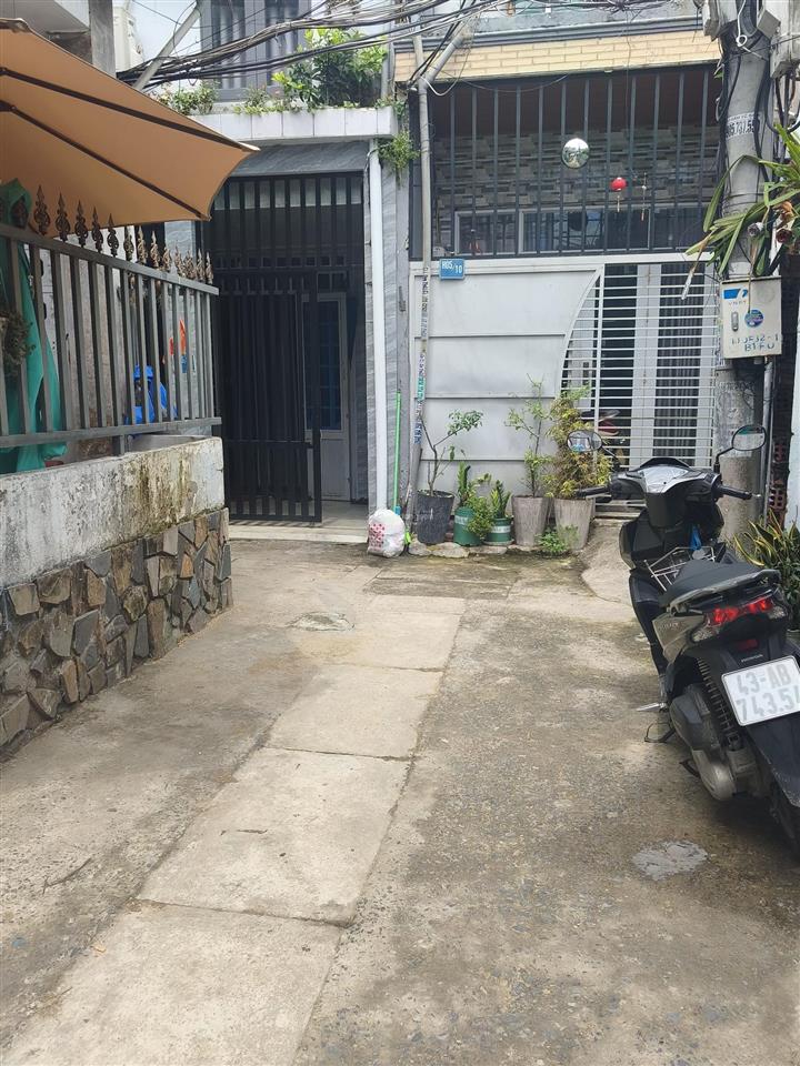 Điện biên phủ, căn góc 65m2 ngang 6,1 m. kiệt 3m sát đường chính. 2.x tỷ  nhà hơi cũ nhưng cực