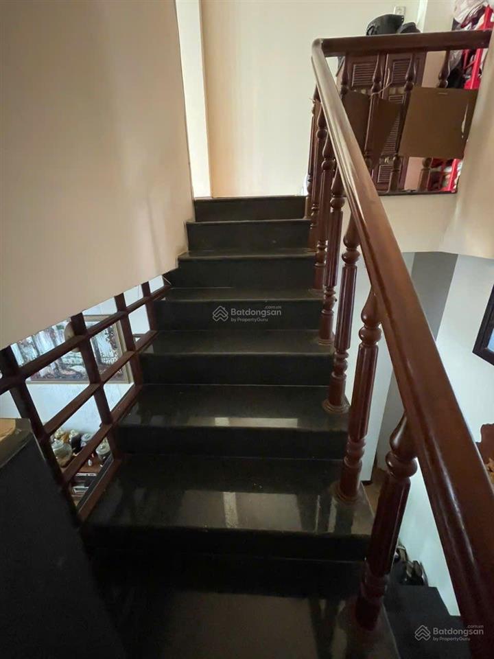 Nhà 2 tầng kiên cố  65m ông ích khiêm, hải châu kiệt trước nhà 3m. oto nhỏ lùi vào tới nhà