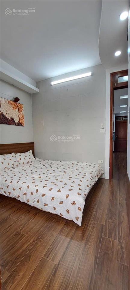 Bán ccmn quan nhân, cự lộc 2n2wc mặt phố view hồ  cạnh royal city, full nội thất đẹp