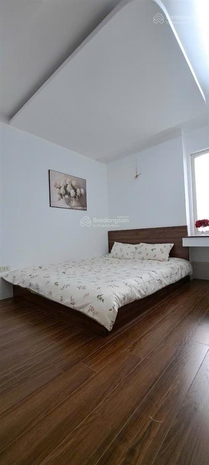 Bán ccmn quan nhân, cự lộc 2n2wc mặt phố view hồ  cạnh royal city, full nội thất đẹp