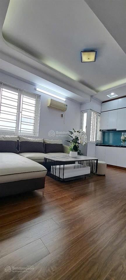 Bán ccmn quan nhân, cự lộc 2n2wc mặt phố view hồ  cạnh royal city, full nội thất đẹp