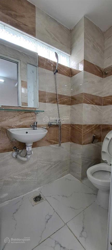 Bán ccmn quan nhân, cự lộc 2n2wc mặt phố view hồ  cạnh royal city, full nội thất đẹp