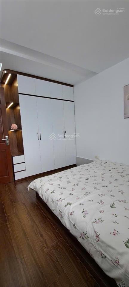Bán ccmn quan nhân, cự lộc 2n2wc mặt phố view hồ  cạnh royal city, full nội thất đẹp