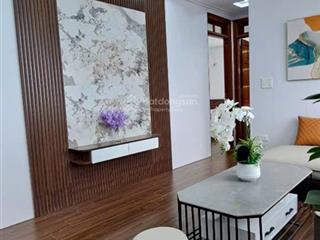 Bán ccmn quan nhân, cự lộc 2n2wc mặt phố view hồ  cạnh royal city, full nội thất đẹp