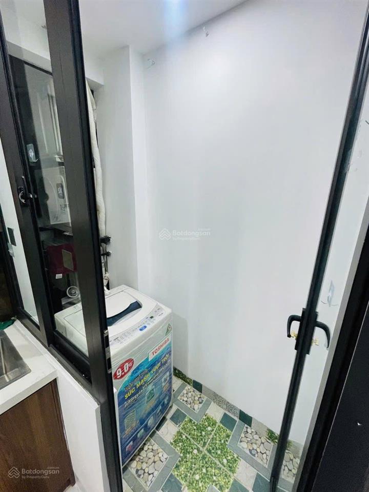 Bán ccmn mới đẹp sau royal city, ô tô đỗ, full nội thất