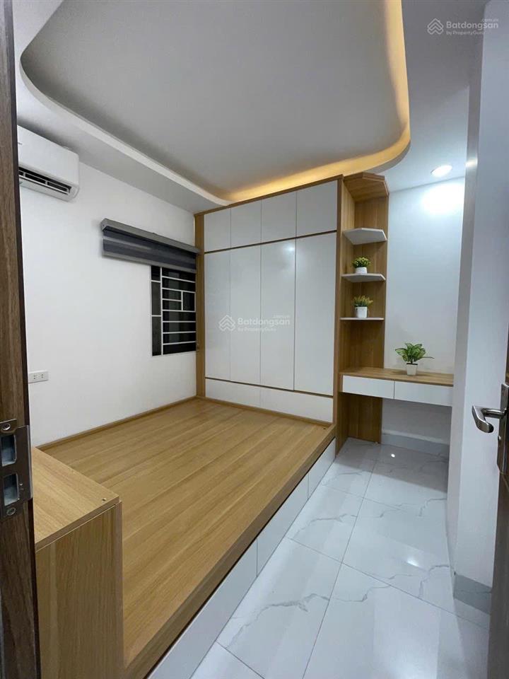 Bán ccmn mới đẹp sau royal city, ô tô đỗ, full nội thất