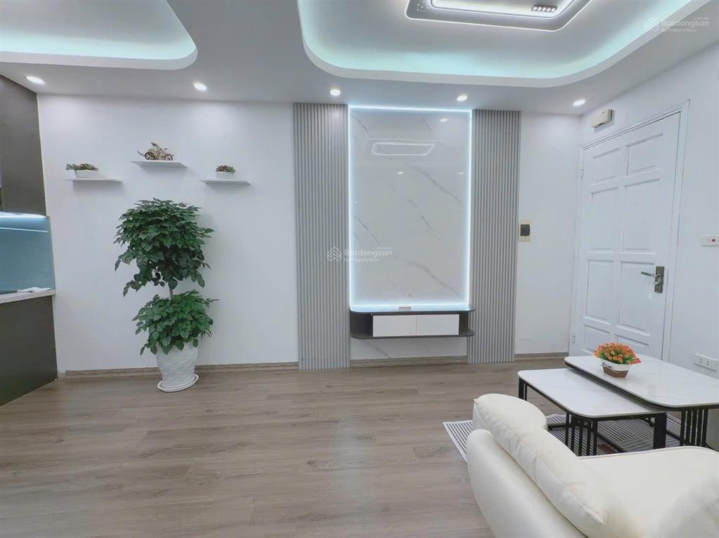 Bán ccmn xuân đỉnh, tầng trung, căn góc ô tô đỗ, nội thất xịn. rộng 2 ngủ, 2 wc