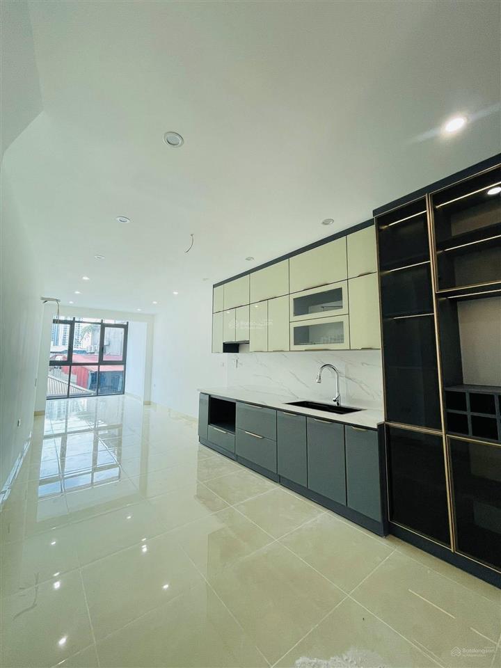 46 m2*6t*15.75 tỷ, ngã 4 phố lạc trung, kim ngưu, hbt, ô tô, thang máy, 0985 818 ***.