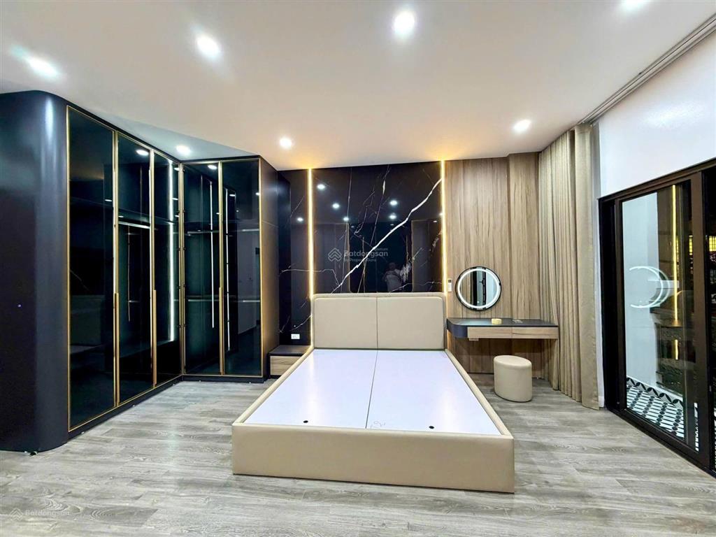 45 m2*6t*17.88 tỷ, mặt phố q. hoàng mai, ô tô, thang máy, kinh doanh, 0985 818 ***