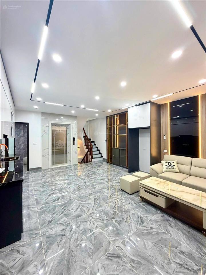 45 m2*6t*17.88 tỷ, mặt phố q. hoàng mai, ô tô, thang máy, kinh doanh, 0985 818 ***