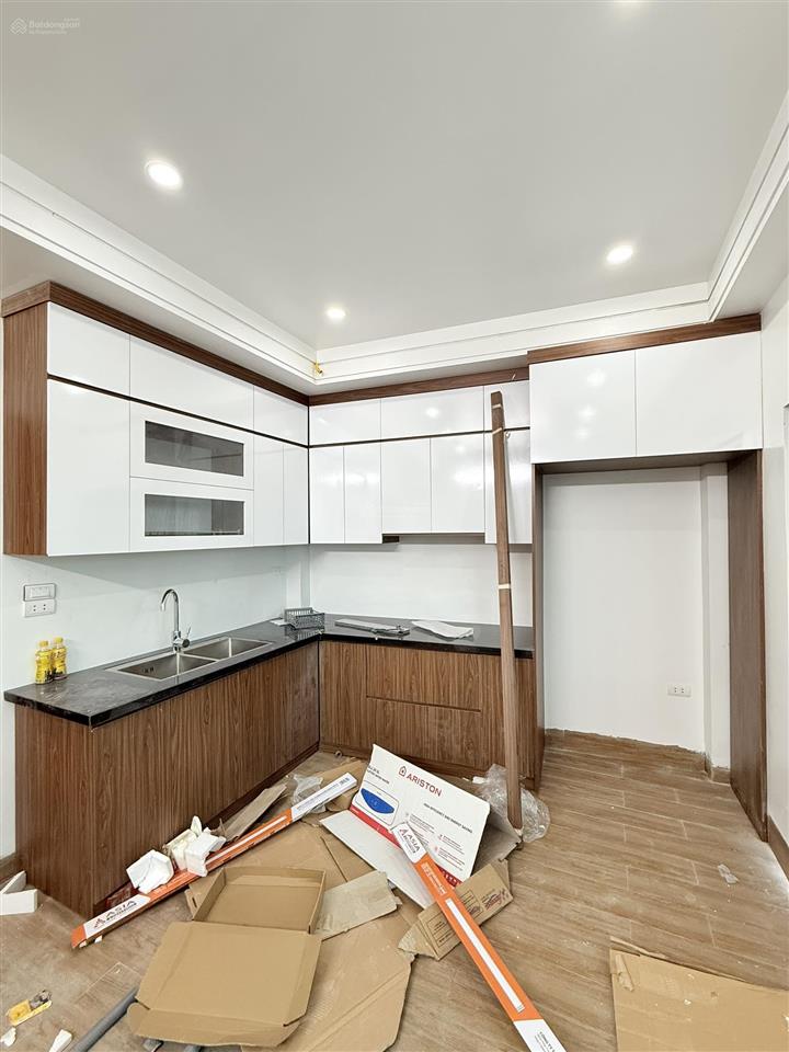 48 m*6t  ngõ văn hương, tôn đức thắng, đống đa, hn, thang máy, 0985 818 ***.
