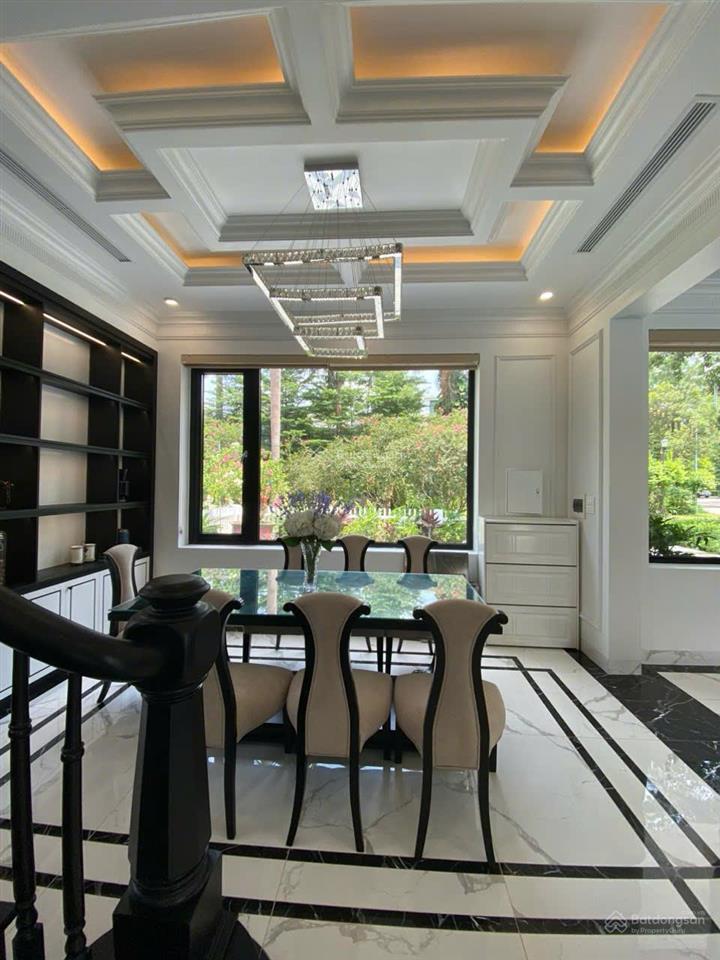 Hiếm!! căn góc villa tân cổ điển 450m2, 2 mặt đường, 1 mặt view hồ đại lải, sổ lâu dài, 8 phòng ngủ