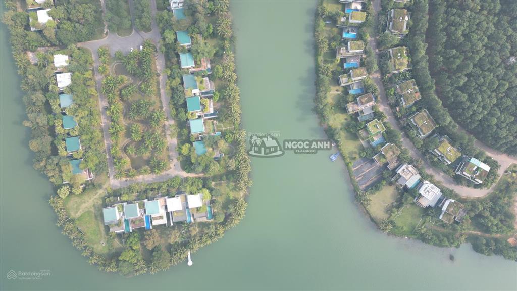 Bán villa 540m2 sử dụng view trực diện hồ đại lải, bán đảo skylake, tay chạm nước giá chỉ 24,5 tỷ