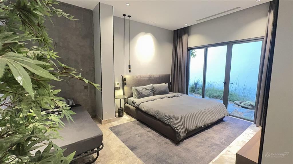 Bán villa 540m2 sử dụng view trực diện hồ đại lải, bán đảo skylake, tay chạm nước giá chỉ 24,5 tỷ