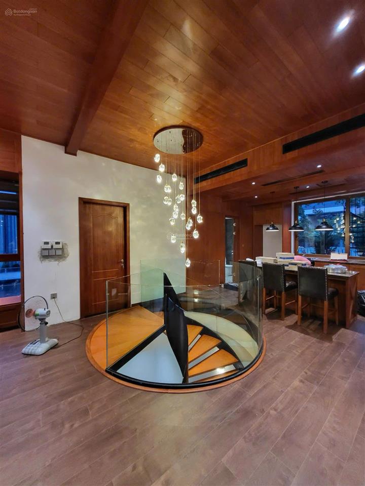 Villa 250m2 venus flamingo  cầu thang xoắn ốc độc lạ, sân vườn mái kính view hồ thanh cao, tam đảo