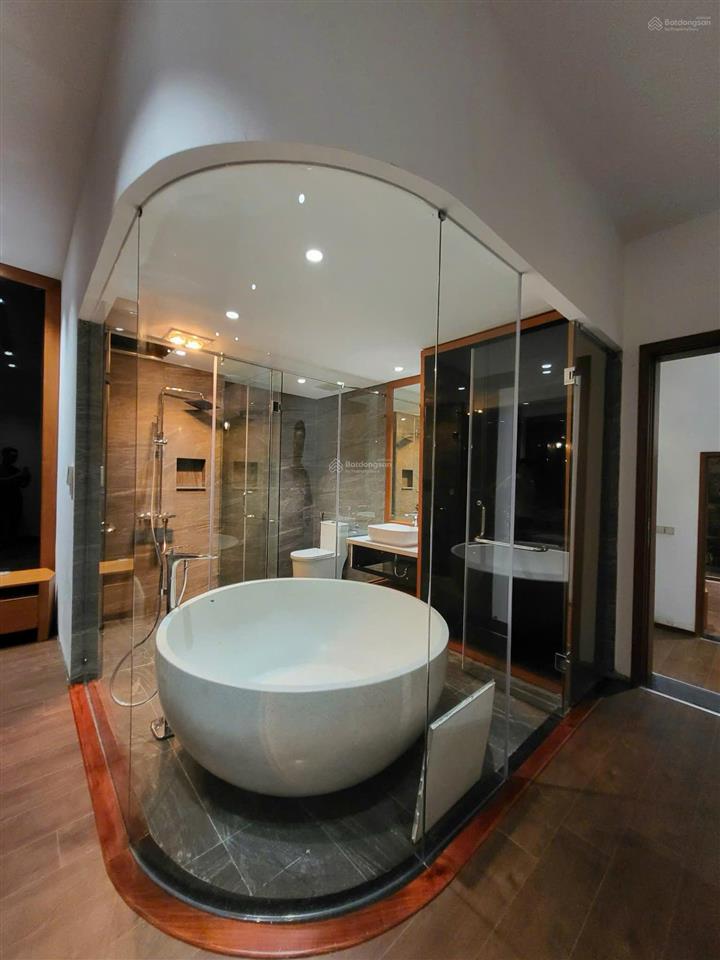 Villa 250m2 venus flamingo  cầu thang xoắn ốc độc lạ, sân vườn mái kính view hồ thanh cao, tam đảo