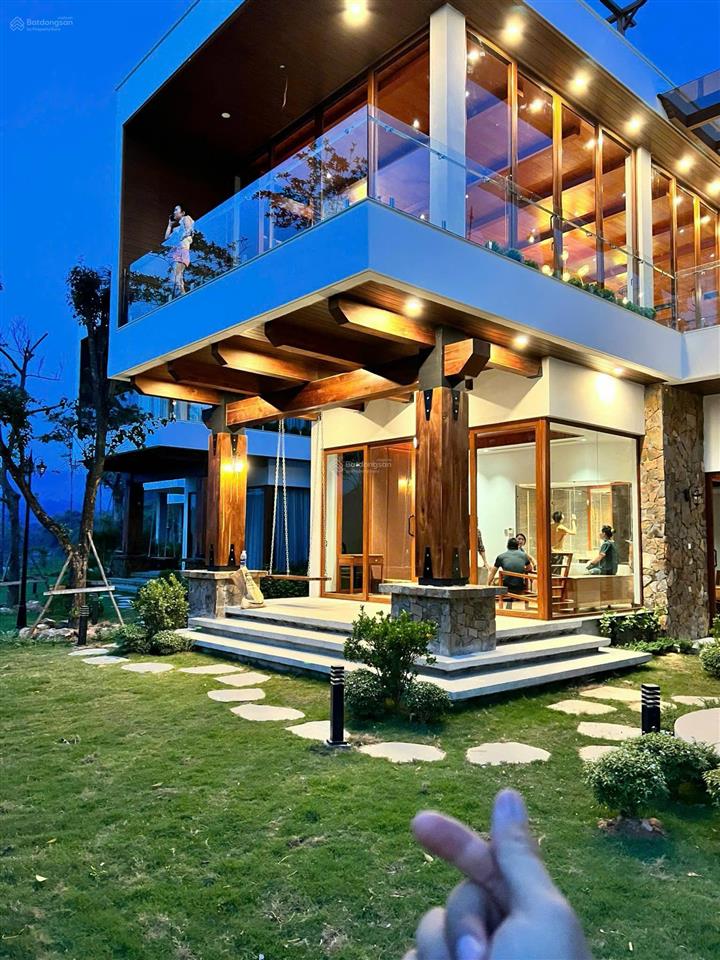 Villa 250m2 venus flamingo  cầu thang xoắn ốc độc lạ, sân vườn mái kính view hồ thanh cao, tam đảo