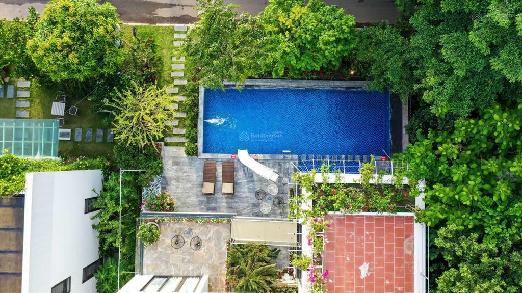 Bán villa 300m2 có hầm với đầy đủ tiện ích xông hơi ướt + khô, bể sục onsen jacuzzi, ngâm thảo dược