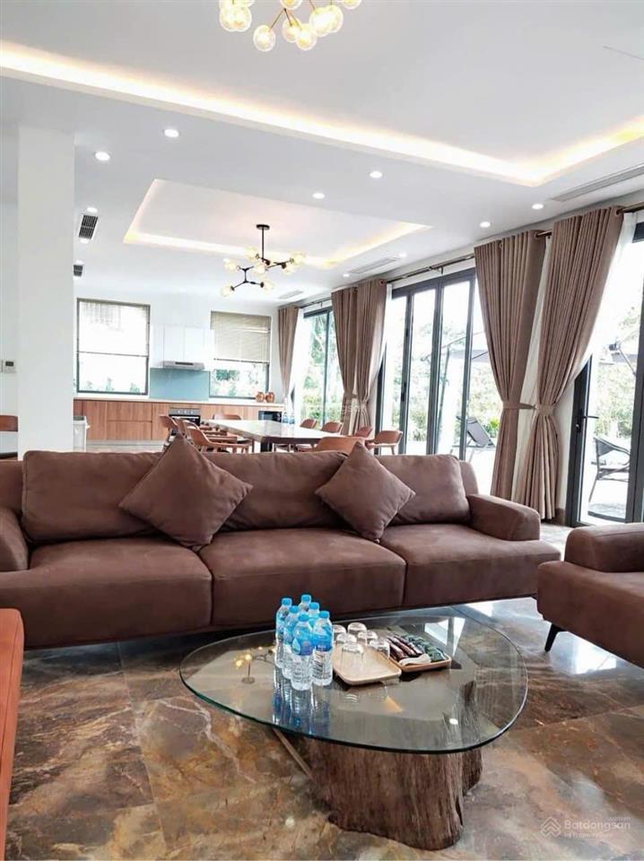 Cần bán villa thiên hạc 500m2, 5 phòng ngủ view hồ thiên yến, chạm nước, view vườn hồng cổ giá tốt