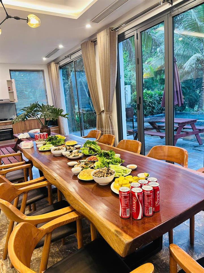 Cần bán villa thiên hạc 500m2, 5 phòng ngủ view hồ thiên yến, chạm nước, view vườn hồng cổ giá tốt