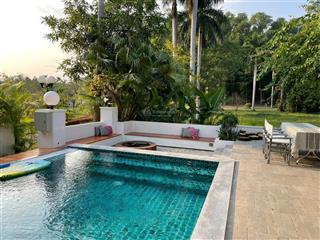 Tôi cần bán căn villa 316m2 sổ lâu dài, view hồ, vị trí trung tâm, nhà mới, không cho thuê, 20 tỷ