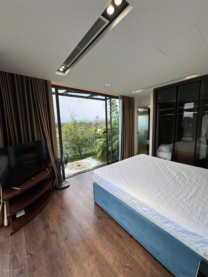 Bán villa 150m² sổ lâu dài gv (green villa) cổng đông nam hướng hồ đại lải, 3 phòng ngủ, có bể bơi
