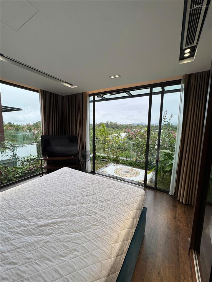 Bán villa 150m² sổ lâu dài gv (green villa) cổng đông nam hướng hồ đại lải, 3 phòng ngủ, có bể bơi