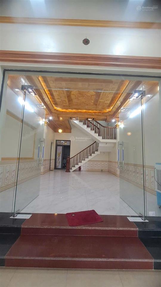 Cho thuê nhà riêng sát bệnh viện bạch mai 2  170m 3 tầng 11 phòng ngủ 12wc, hiệu thuốc, siêu thị
