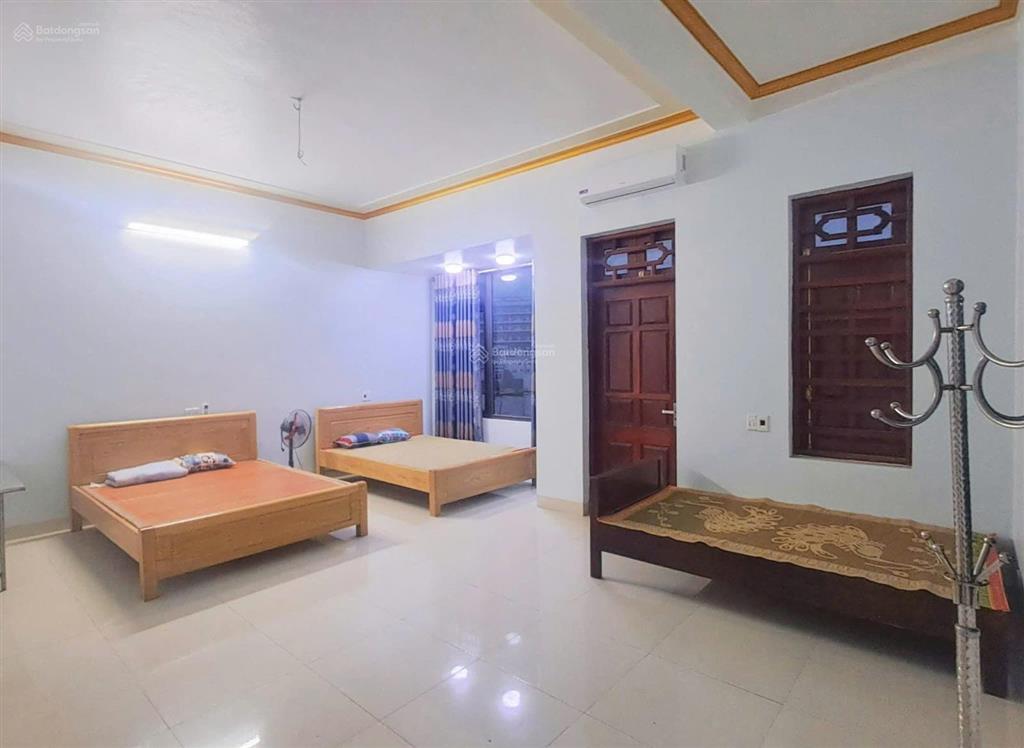 Cho thuê nhà riêng sát bệnh viện bạch mai 2  170m 3 tầng 11 phòng ngủ 12wc, hiệu thuốc, siêu thị