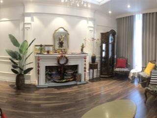 Nhà đủ rộng  đủ riêng tư  đủ tiện nghi để cả gia đình an cư (hoặc chuyên gia ở dài hạn)