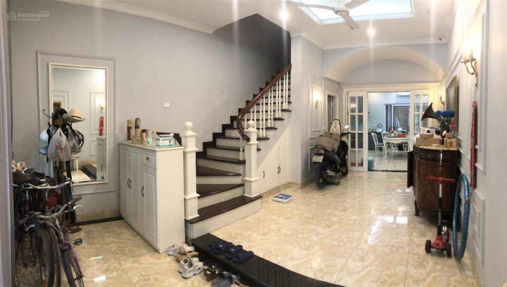 Nhà đủ rộng  đủ riêng tư  đủ tiện nghi để cả gia đình an cư (hoặc chuyên gia ở dài hạn)