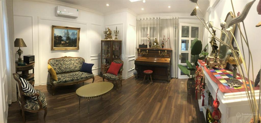 Nhà đủ rộng  đủ riêng tư  đủ tiện nghi để cả gia đình an cư (hoặc chuyên gia ở dài hạn)