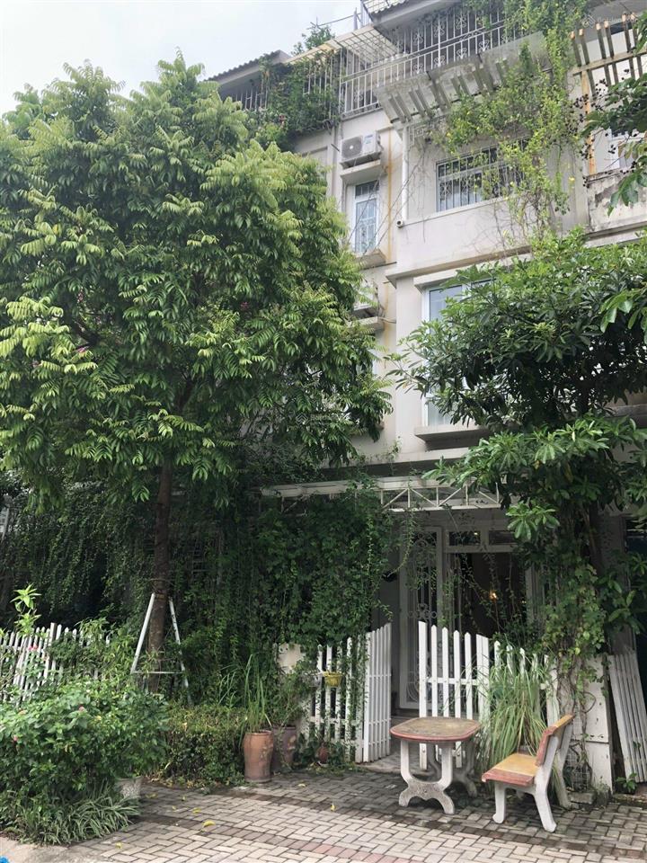 Nhà đủ rộng  đủ riêng tư  đủ tiện nghi để cả gia đình an cư (hoặc chuyên gia ở dài hạn)