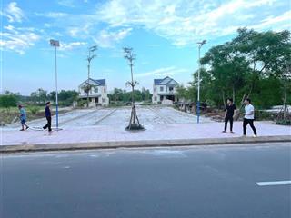 Chính chủ bán mảnh đất ven biển nam cửa việt cách 200m, giá 630tr diện tích 103m2 ( sẵn sổ )