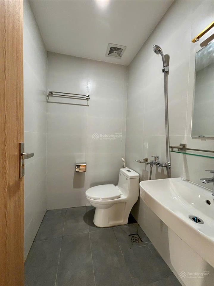 Bán tòa chung cư mini thái hà 16 phòng, dt 1 tỷ, 2 thoáng, 40m ra ô tô, thang máy, 82m2