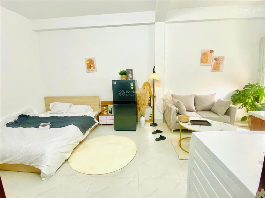 Tòa nhà dòng tiền chùa láng, 13 phòng, dòng tiền 6%, ngõ ba gác thông, 10m ra phố, 72m2