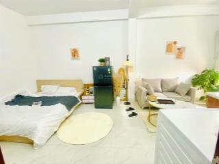 Tòa nhà dòng tiền chùa láng, 15 phòng, dòng tiền gần 7%, ngõ ba gác thông, 10m ra phố, 80m2