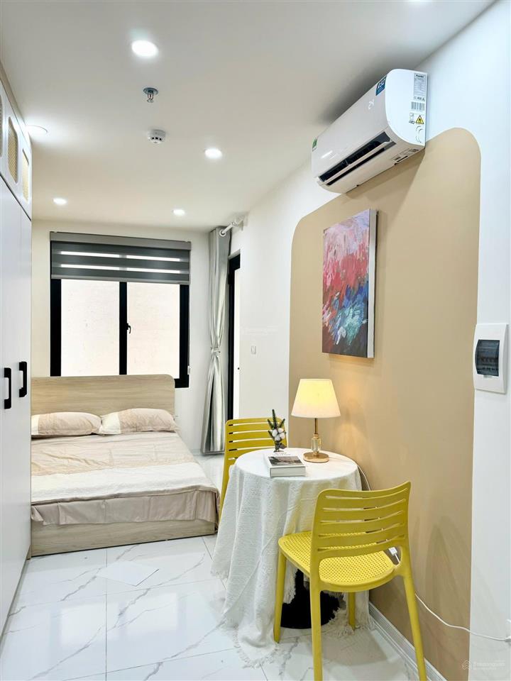 Bán tòa căn hộ airbnb nguyễn ngọc vũ, 15p kk, 2 thoáng, 20m ra ô tô tránh, dt ~1.1 tỷ/năm, 101m