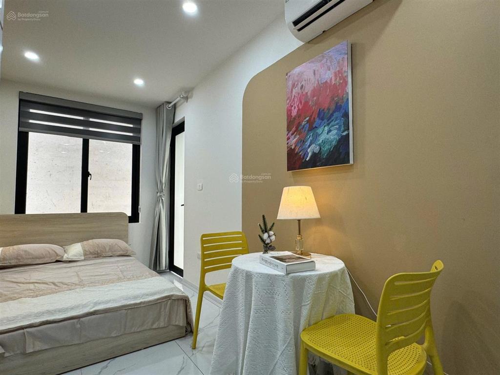 Bán tòa căn hộ airbnb nguyễn ngọc vũ, 15p kk, 2 thoáng, 20m ra ô tô tránh, dt ~1.1 tỷ/năm, 101m
